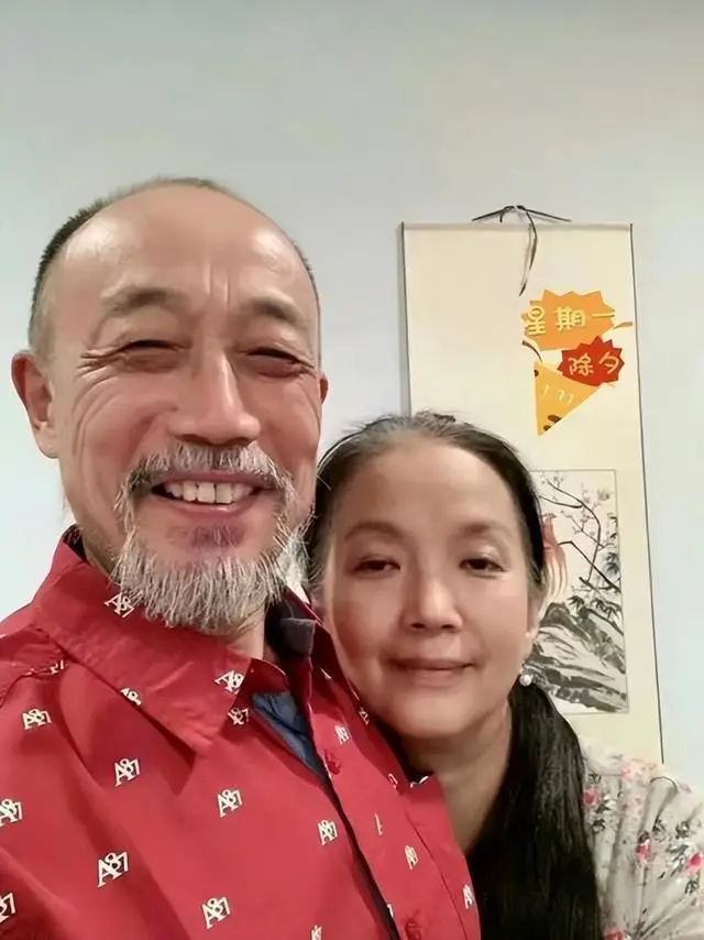 孙海英回国后续曝光,低调过年直飞美国,给好友发耶稣不回就删!