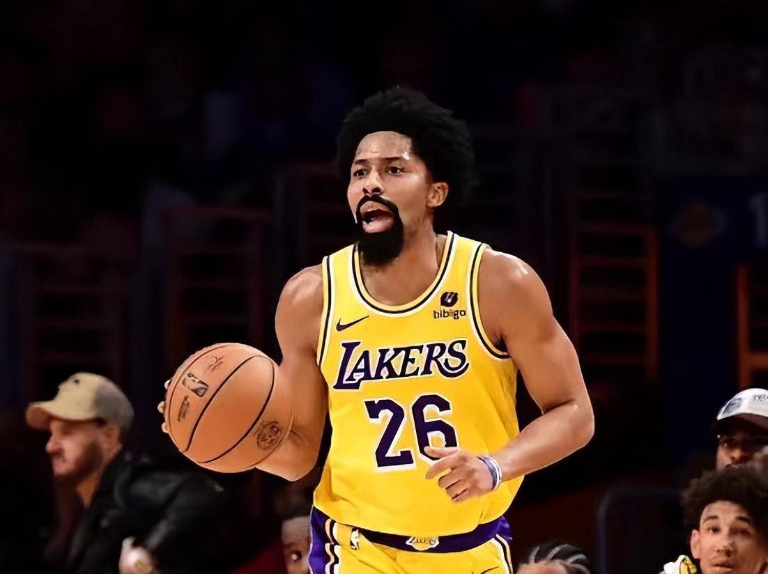 原创詹姆斯空砍3113浓眉又被小萨打爆福克斯44分哈姆该变阵