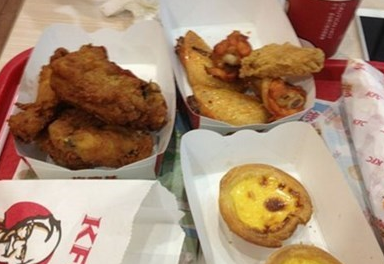 第一种:全家桶我们知道,肯德基一般时候,都会推出全家桶套餐,这也是