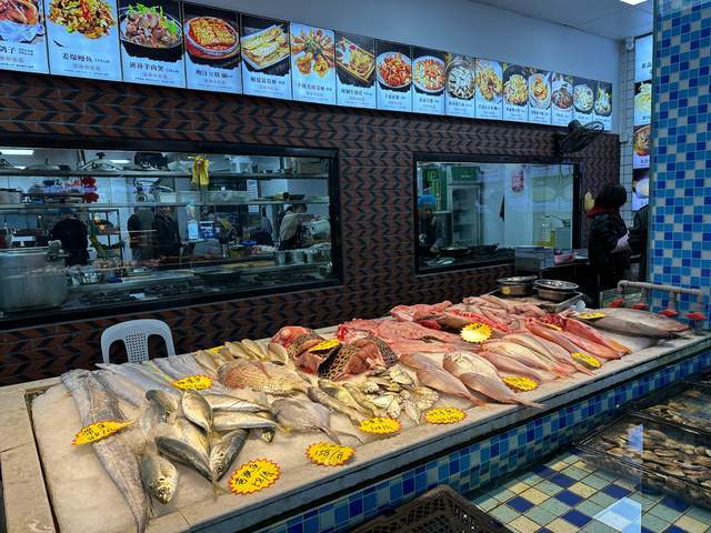 原创厦门来来海鲜大排档是我们从露天排档吃到美食街c位坐拥二层楼