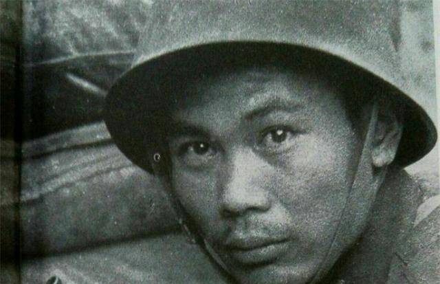 老山一等功臣,和指导员开玩笑:等我退伍了,收入还比你高_许和平_战场