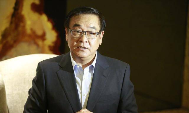 原创父亲是名导母亲是演员哥哥是影帝尔冬升的家世有多豪横