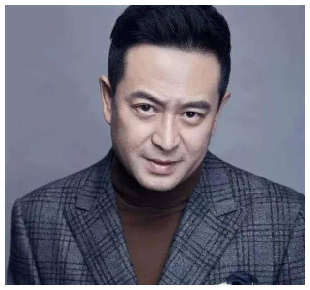 原创男神大叔张嘉译未来演艺之路是否转折网友惋惜不舍