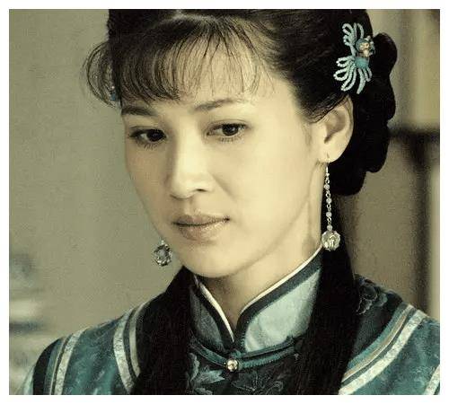 37岁亮剑女神扮嫩演20岁少女被嘲太老了不如女二