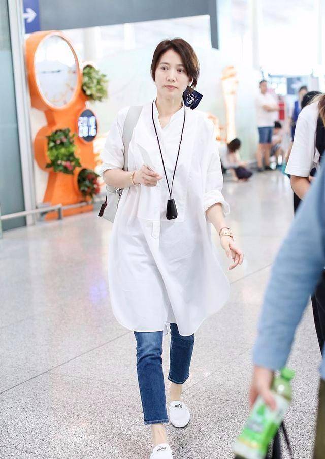 原创刘嘉玲跟袁咏仪撞衫一双鞋毁一身上半身一点不差