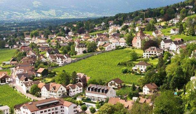 唯一因军费高而取消军队的国家,一百多年不设军队,国家富得流油_列支