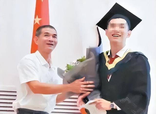 广东父亲离婚后独自养娃19年:儿子考上美国名校,却自杀了_张岳_孩子