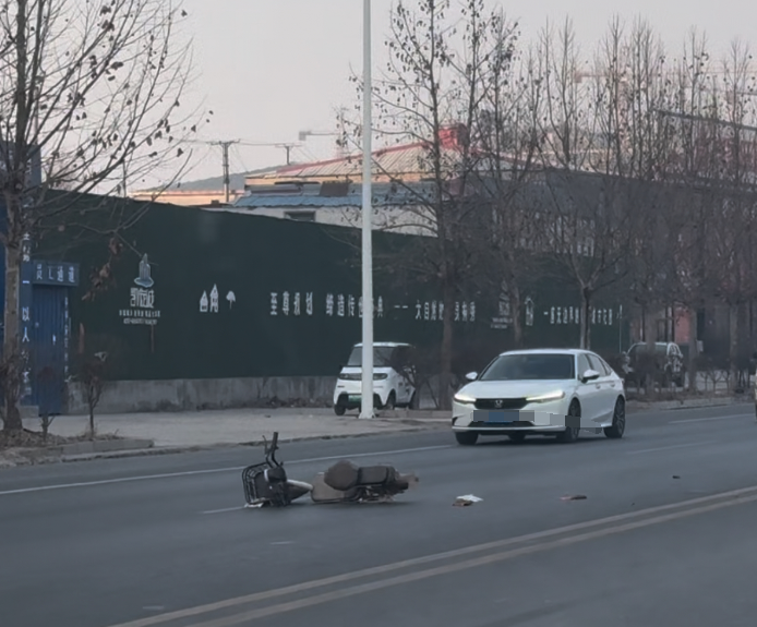 在保定一日听闻三起车祸惨状各不相同感觉心口都痛