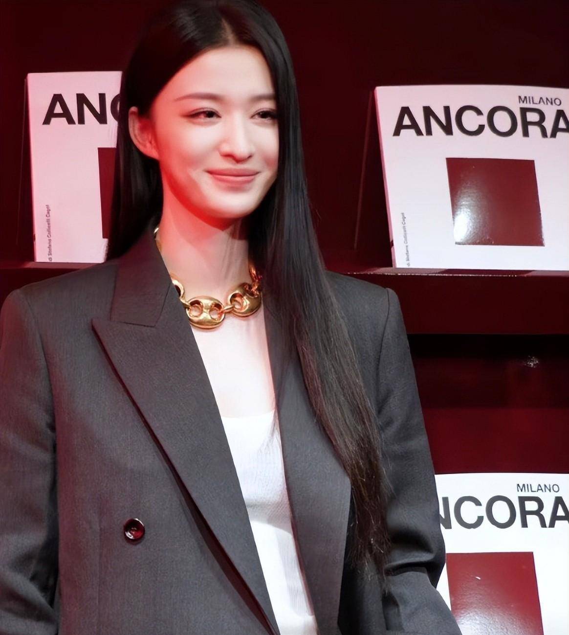 原创时尚活动生图白鹿丰满有料被莫文蔚的脸吓到倪妮穿的啥