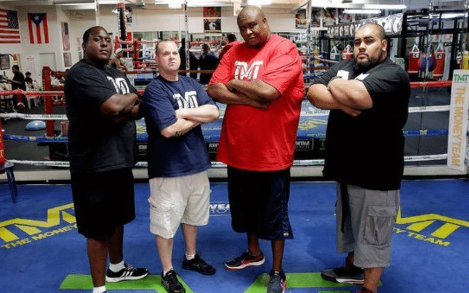 原创梅威瑟四个肉盾保镖平均身高两米以上年薪破百万被称四大金刚