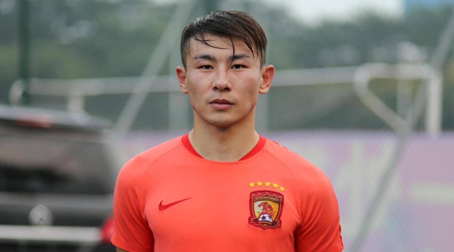 没想到当年当街涂改车牌恒大猛将 会在申花踢到退役_于汉超_球员_功勋