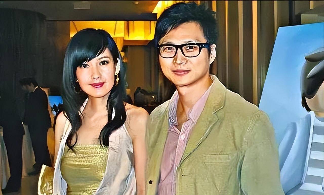 "玉女掌门人"周慧敏:祖孙三代的梦中情人,为爱退圈却屡遭背叛_倪震