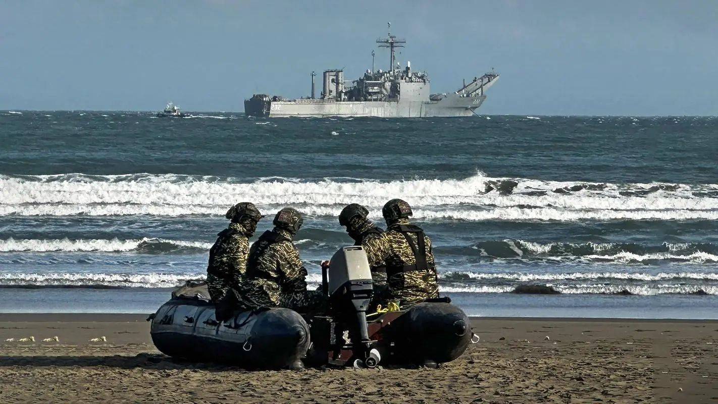 原创王毅为台海划红线台军精神崩溃自杀人数飙升