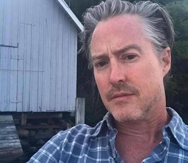 夏克立晒证据反击黄嘉千家暴指控揭露她为钱和房子的阴谋