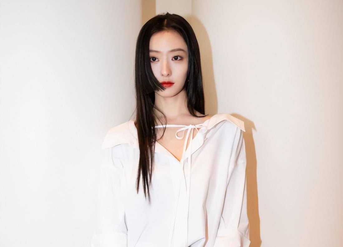 原创成都这一夜女明星个个风情万种白鹿妩媚倪妮干净00后崛起