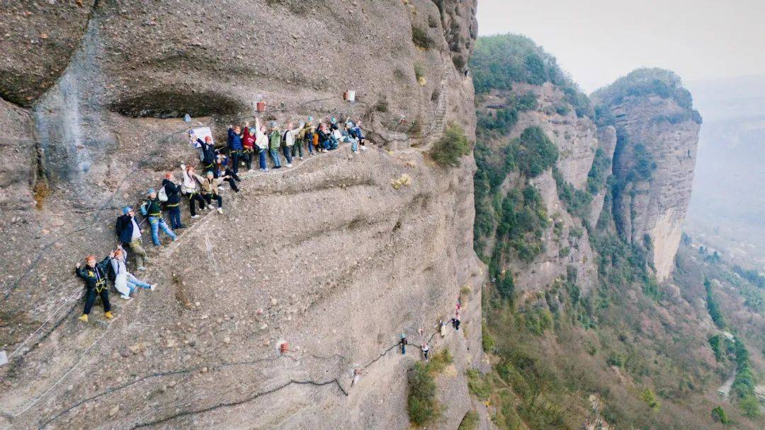 剑门关索道图片