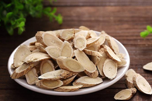 用黄芪养生,可以双向调节血压,保护心血管,但这3种人最好别用_身体_肝