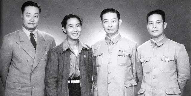 难得一见这些著名演员罕见的合影照片