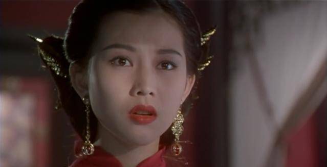 第六位是蔡少芬在《九品芝麻官》中扮演的如烟,影片中娇丽柔美,魅力