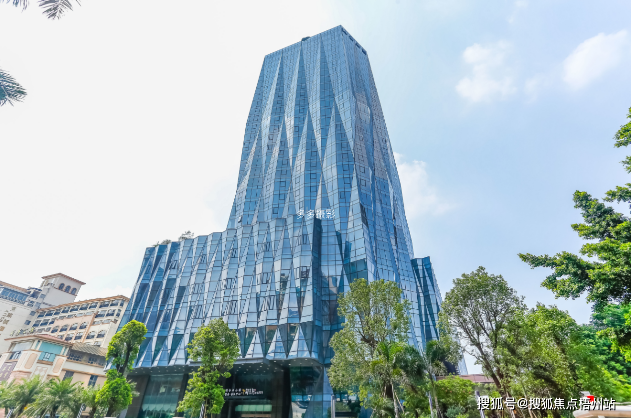 广州海景集团总部大厦租120人独立办公室精装修带家具交通便利可注册