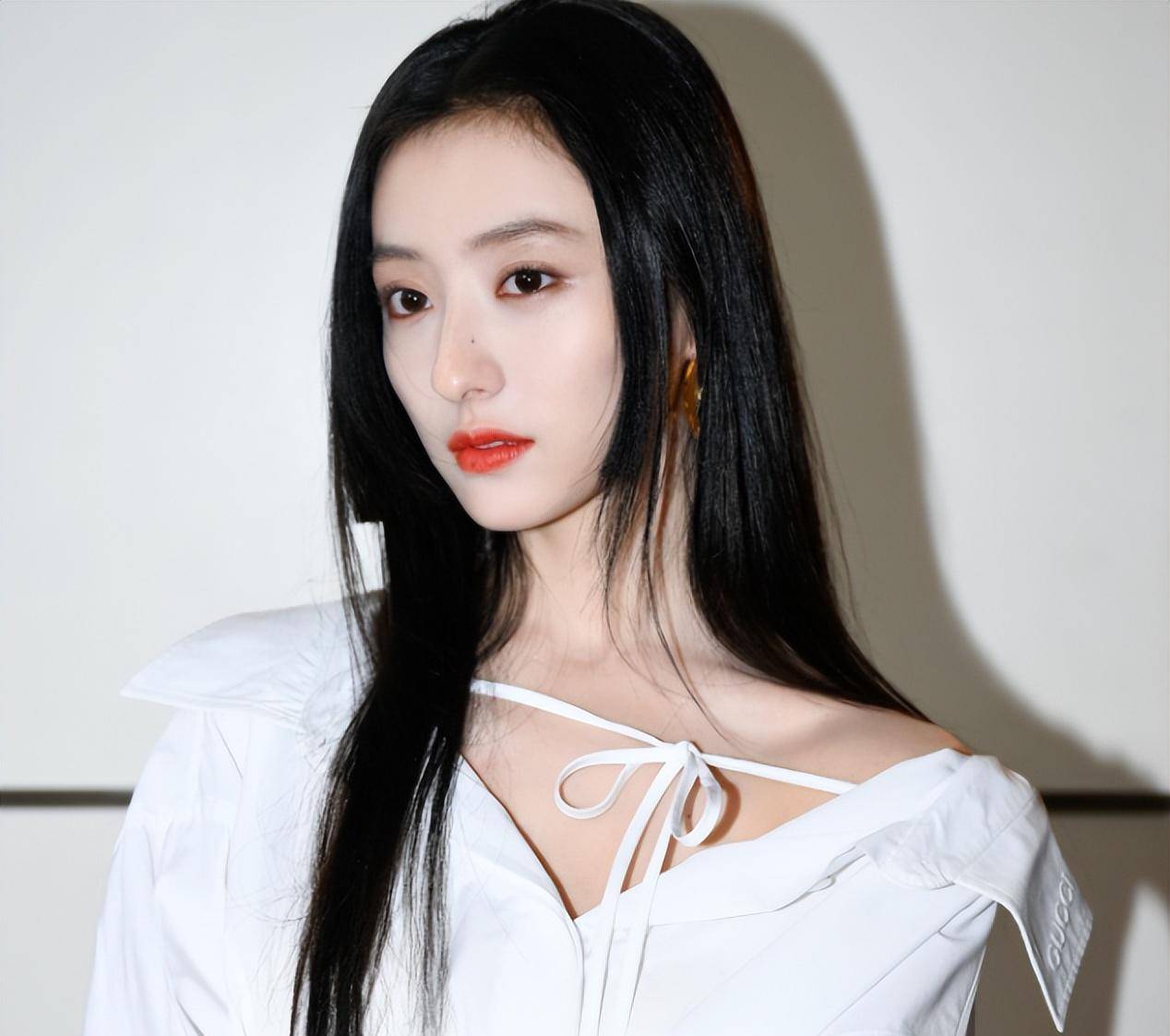 原创成都这一夜女明星个个风情万种白鹿妩媚倪妮干净00后崛起