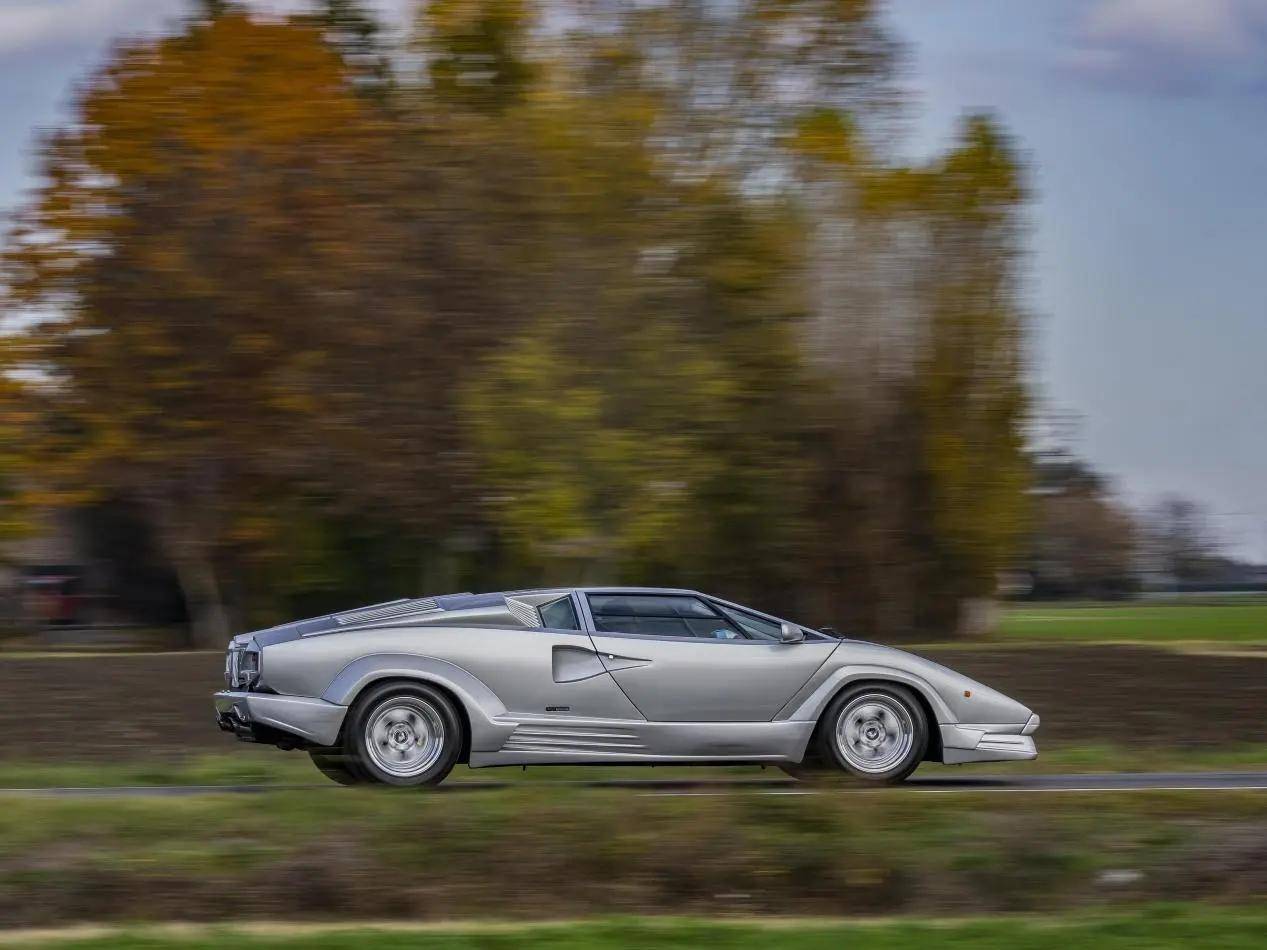 兰博基尼aventador正式停产 带你回顾兰博基尼历代旗舰跑车_搜狐汽车