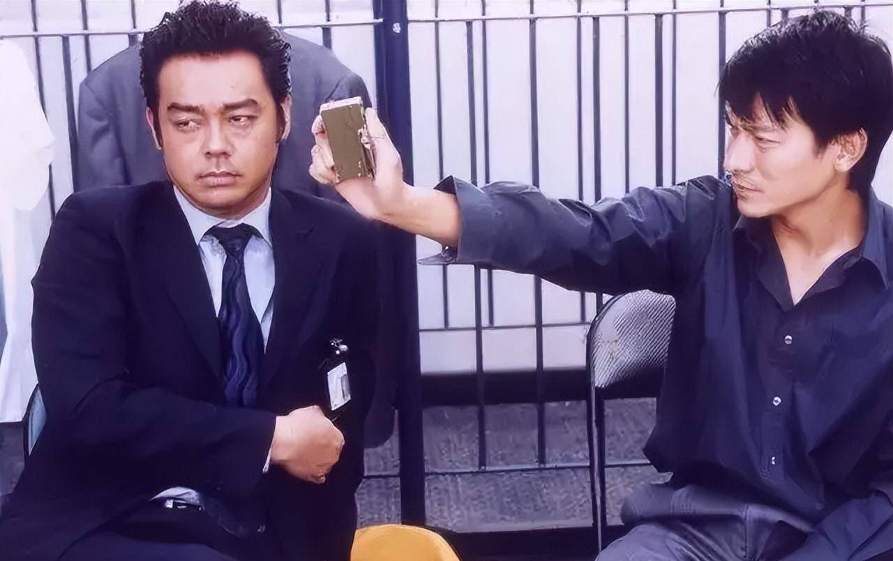 原创黑面影帝刘青云拍了几十部电影没人知道他跪着走的路多难