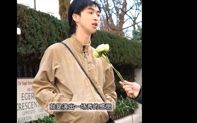 伊能静儿子首现身回应女装稳重帅气没有娘娘腔逻辑满分