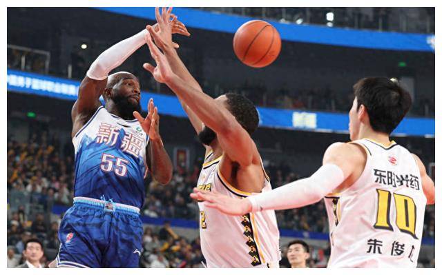 新疆挑战广厦琼斯pk孙铭徽邱彪亮剑防守cctv5现场直播