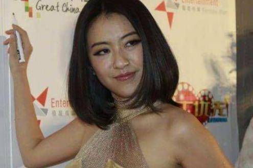 小助理被姜文一眼相中,凭借半分钟镜头一炮而红,如今却成了路人_赵铭