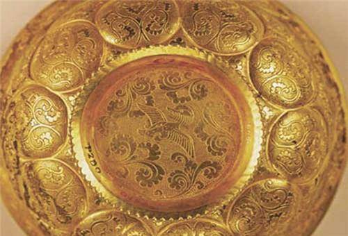 原创老农挖出11斤黄金古董上交后半年蒸发3斤学者正常现象