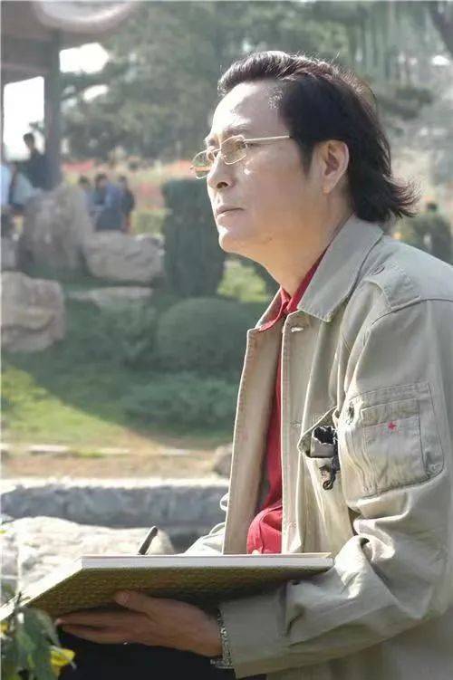 易洪斌问界引航未来开创艺术新纪元