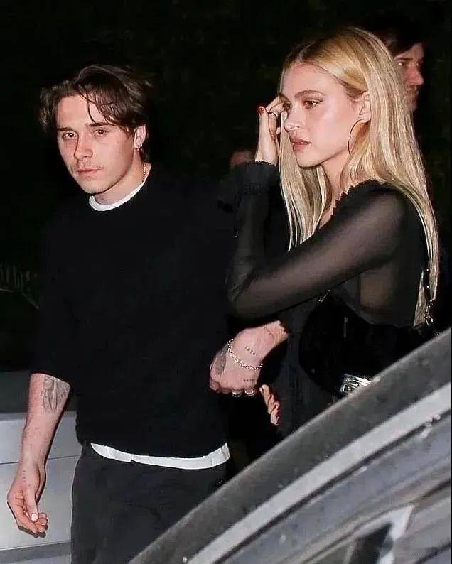 贝克汉姆长子入赘犹太富豪家族吃软饭3周年晒美女老婆赤身照