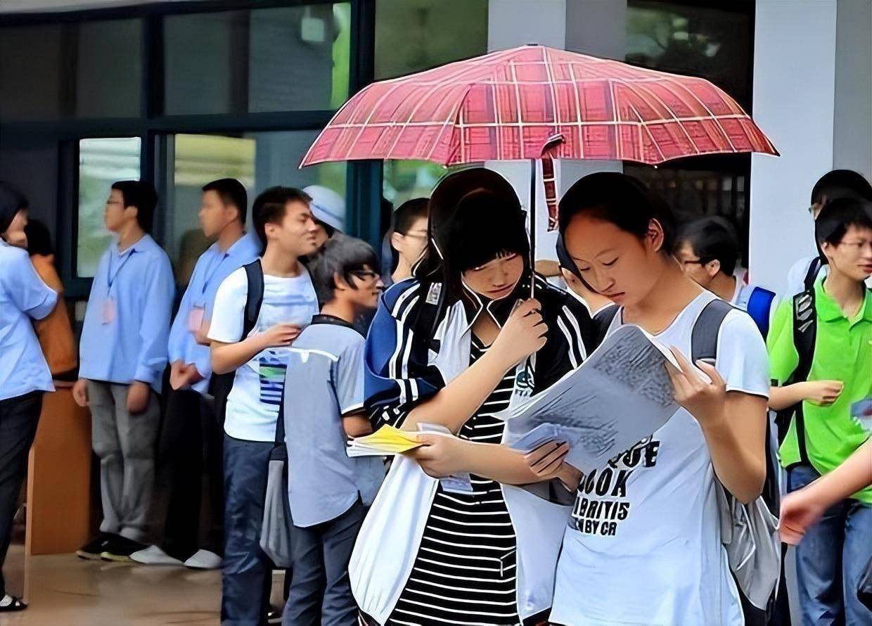 比如像我国很多985,211,双一流高校,校园的规模就是一些普通本科院校