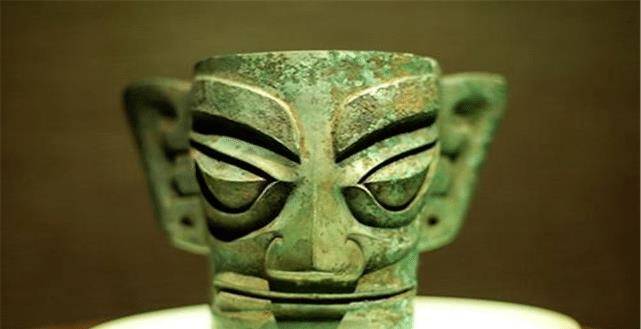 三星堆出土多件诡异文物,有的难道来自外星球?专家也被难住了