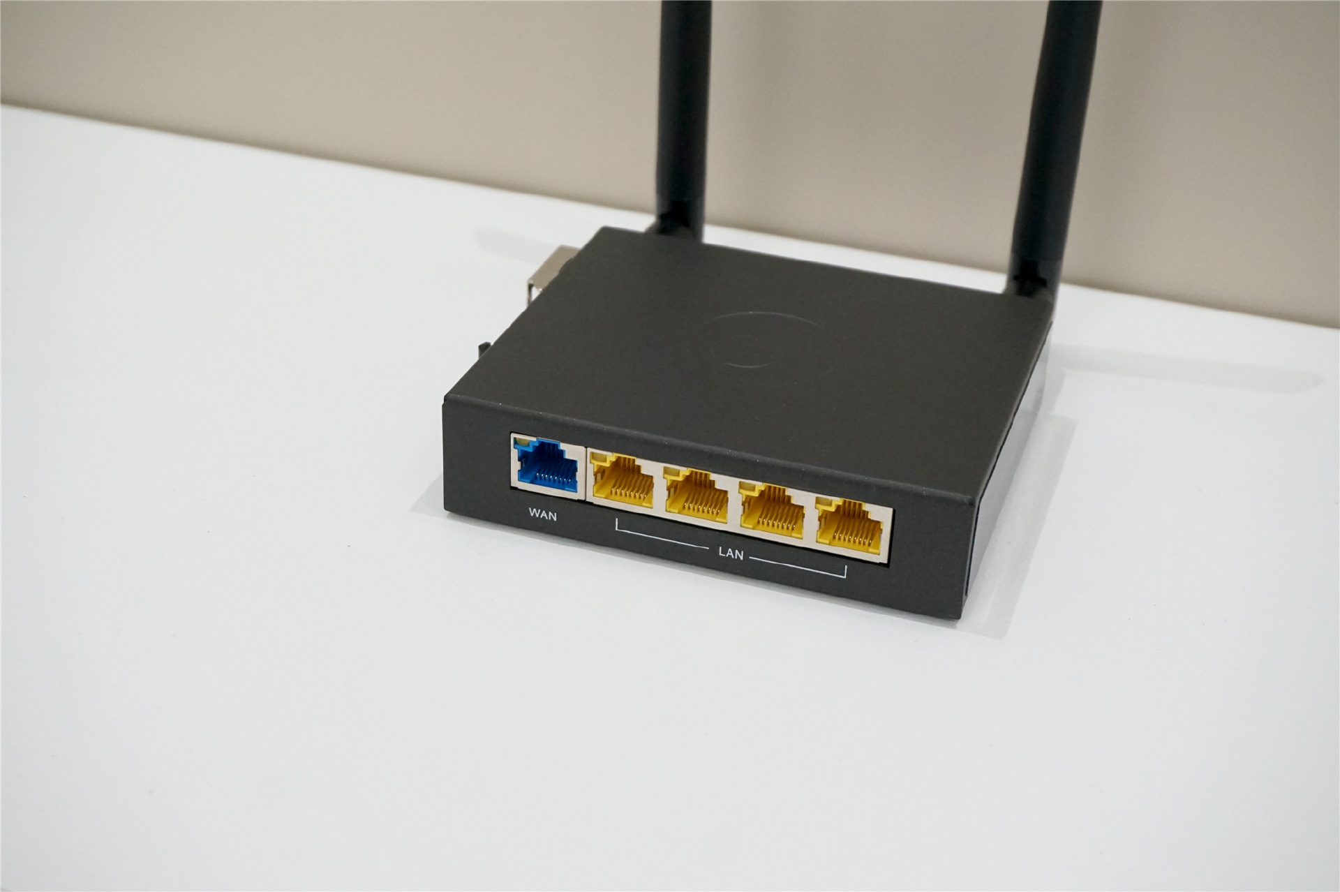 无法拉宽带怎么解决用网需求工业级4g路由器蒲公英r300a体验