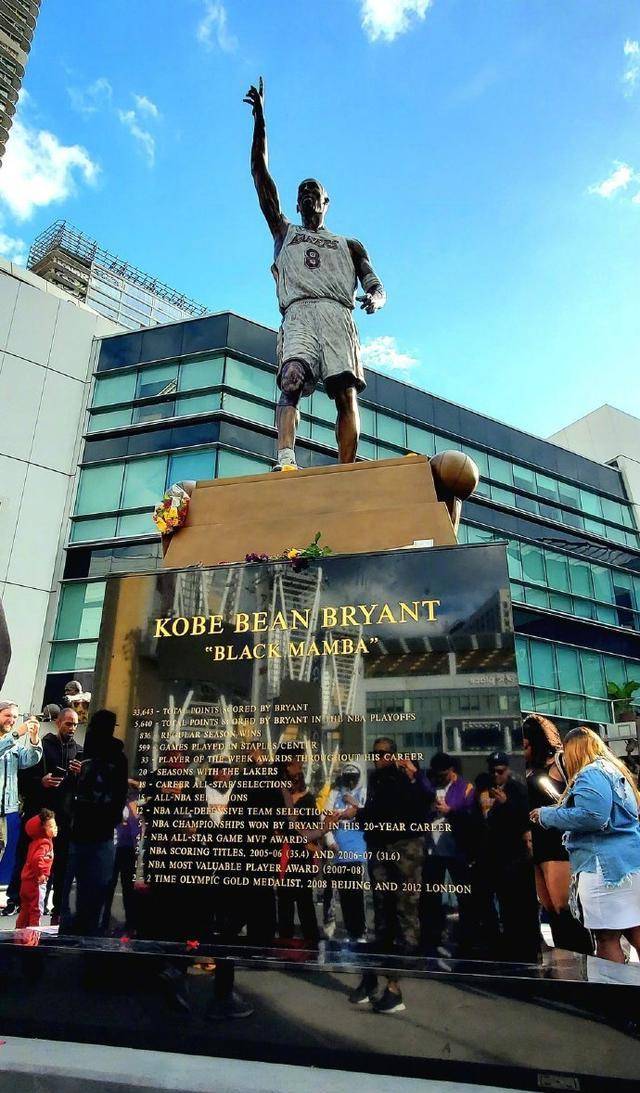 湖人科比雕像揭幕:完善细节尊重历史_球员_对手_球迷