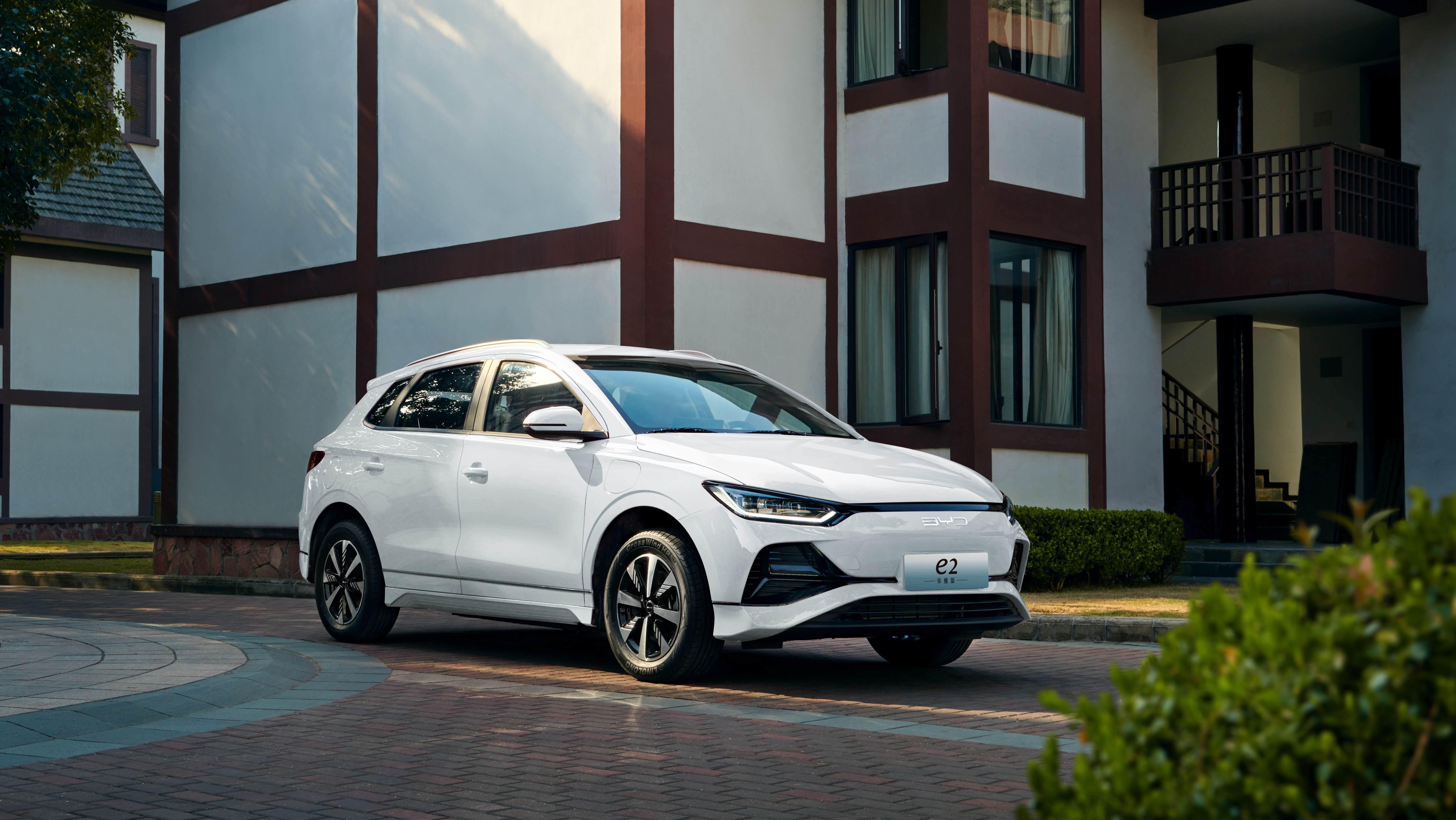 安全,效率,智能均衡无短板,比亚迪e2荣耀版8.98万元起上市