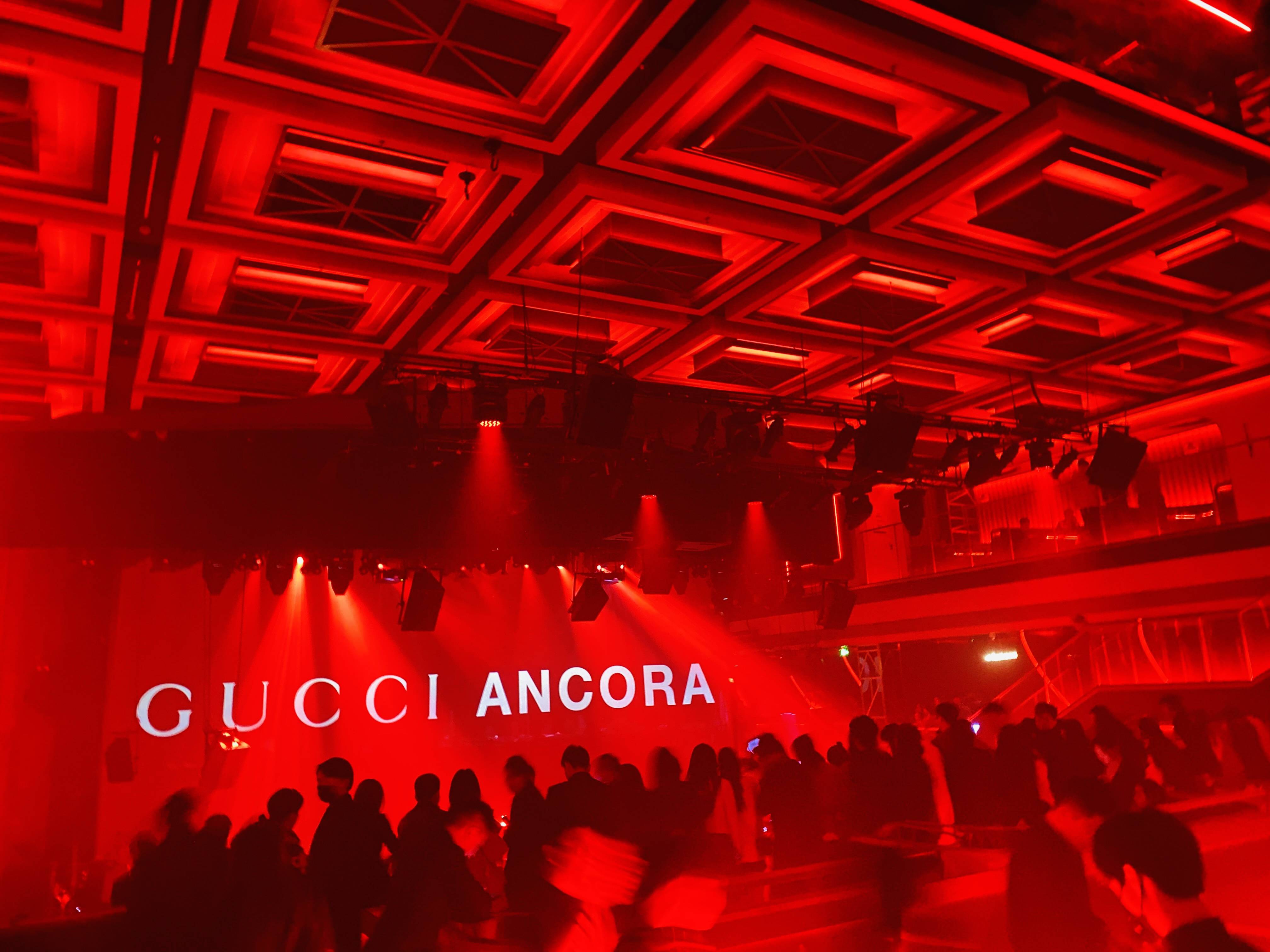 gucci ancora 古驰安可拉红"同期登陆中国多城