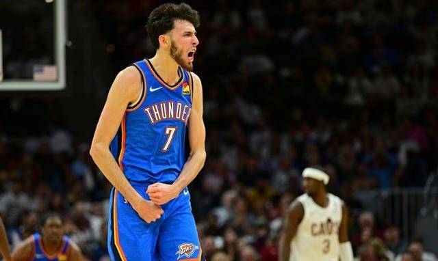 艾顿表现不如预期,小卡特因伤病问题受限,而凯斯勒防守突出但所在球队