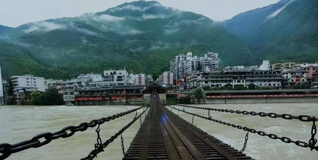 300年前古人是如何将40吨铁链建在大渡河上一年建成泸定桥的