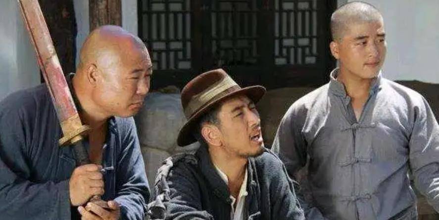 原创大土匪艾立卿潜逃15个月毫无踪迹因小老婆接客暴露行踪被抓获