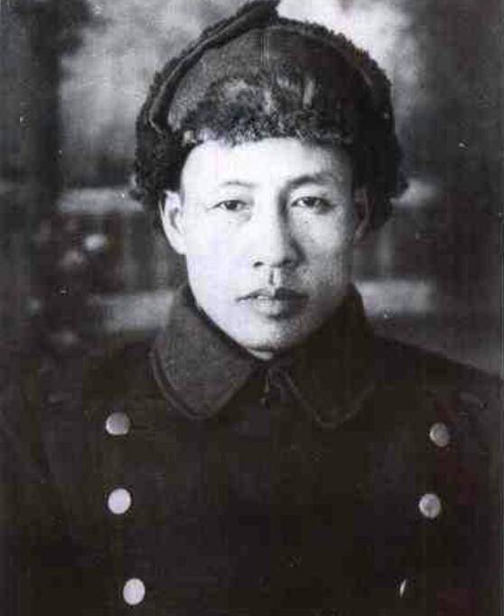 吴富善在抗战时期,当过八路军旅政委,八路军后勤