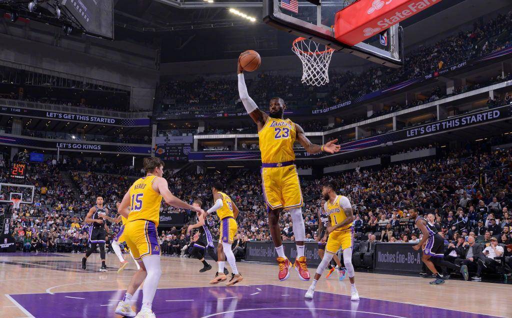 原创湖人遭国王横扫三巨头43中15怎么能赢球浓眉真的害怕大中锋啊