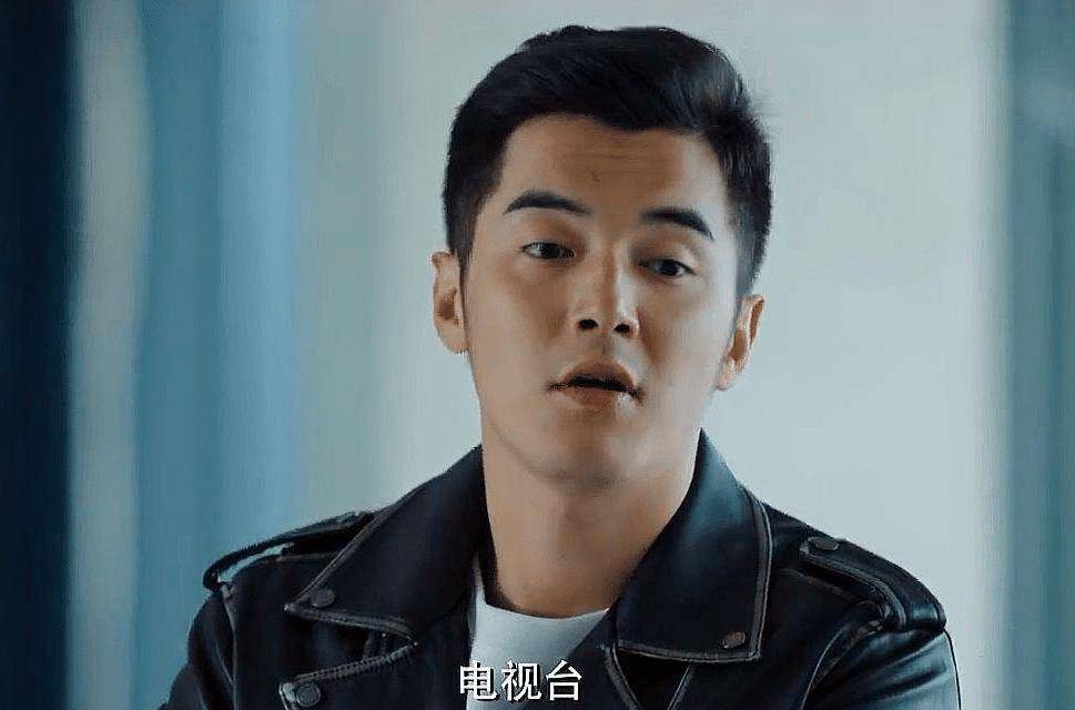 原创金世佳一直在成长他参与话剧的表演就是为了磨练自己的演技