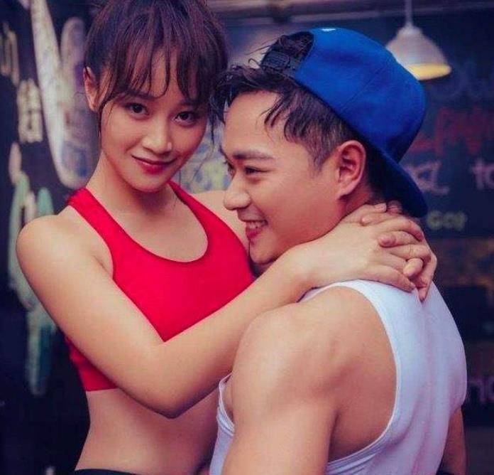 曹骏,当初家喻户晓的童星只能靠"蓝盈莹前男友"上热搜?