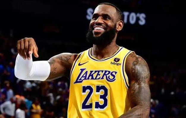 原创湖人豪掷3亿挽留詹姆斯欲破工资帽制nba特权之争引热议