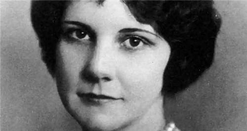 工厂只招20到25岁的女生,他们负责给钟表的指针,涂含有镭的夜光涂料