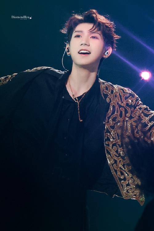 王源恋情疑云揭秘他与李恩童的亲密关系