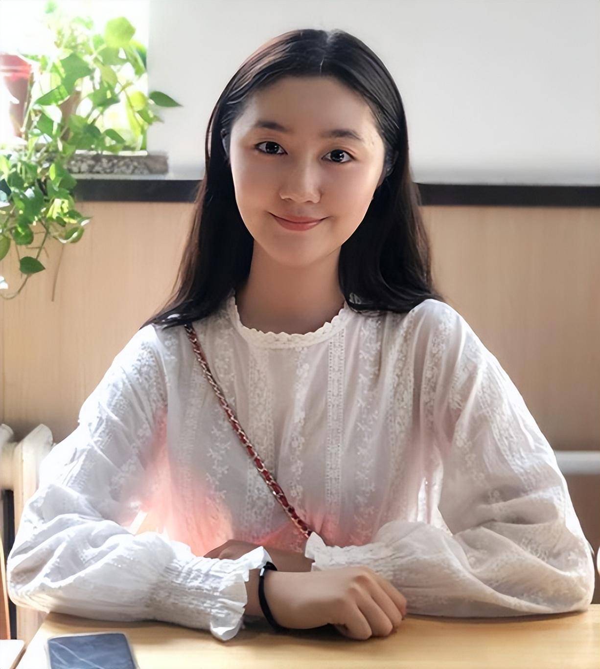 从童星到"笑话",23岁的高君雨,就这样改写了她的结局